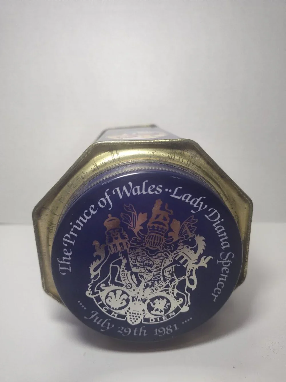 Vtg. 1981 Prince Charles Lady Diana Royal Wedding Tea Tin Made England Hexagon